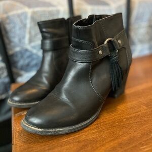 American Eagle Black Ankle Boots Size 8